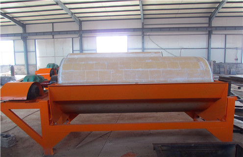 干粉磁選機，關(guān)注行業(yè)生產(chǎn)，干粉磁選機更適合市場使用，關(guān)注行業(yè)生產(chǎn)，干粉磁選機更適合市場使用磁場一般為多少_磁塊如何排列