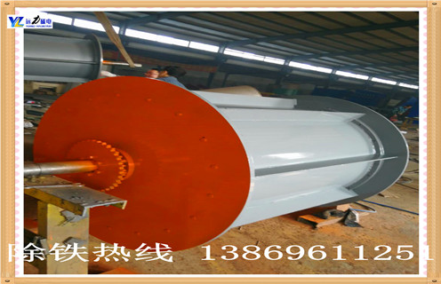 全磁　遠(yuǎn)力磁電生產(chǎn)的全磁滾筒通常安裝在輸送帶端頭上，使用環(huán)境更適用于大批量的礦石，谷物，沙子，砂礫，塑料，木材，碎玻璃，廢料等干性物料中的跟大含量的鐵屑，鐵片，鐵塊或者其他鐵磁性物料自動(dòng)分離。